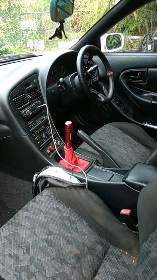 WHITE-RABBIT - Photo 3